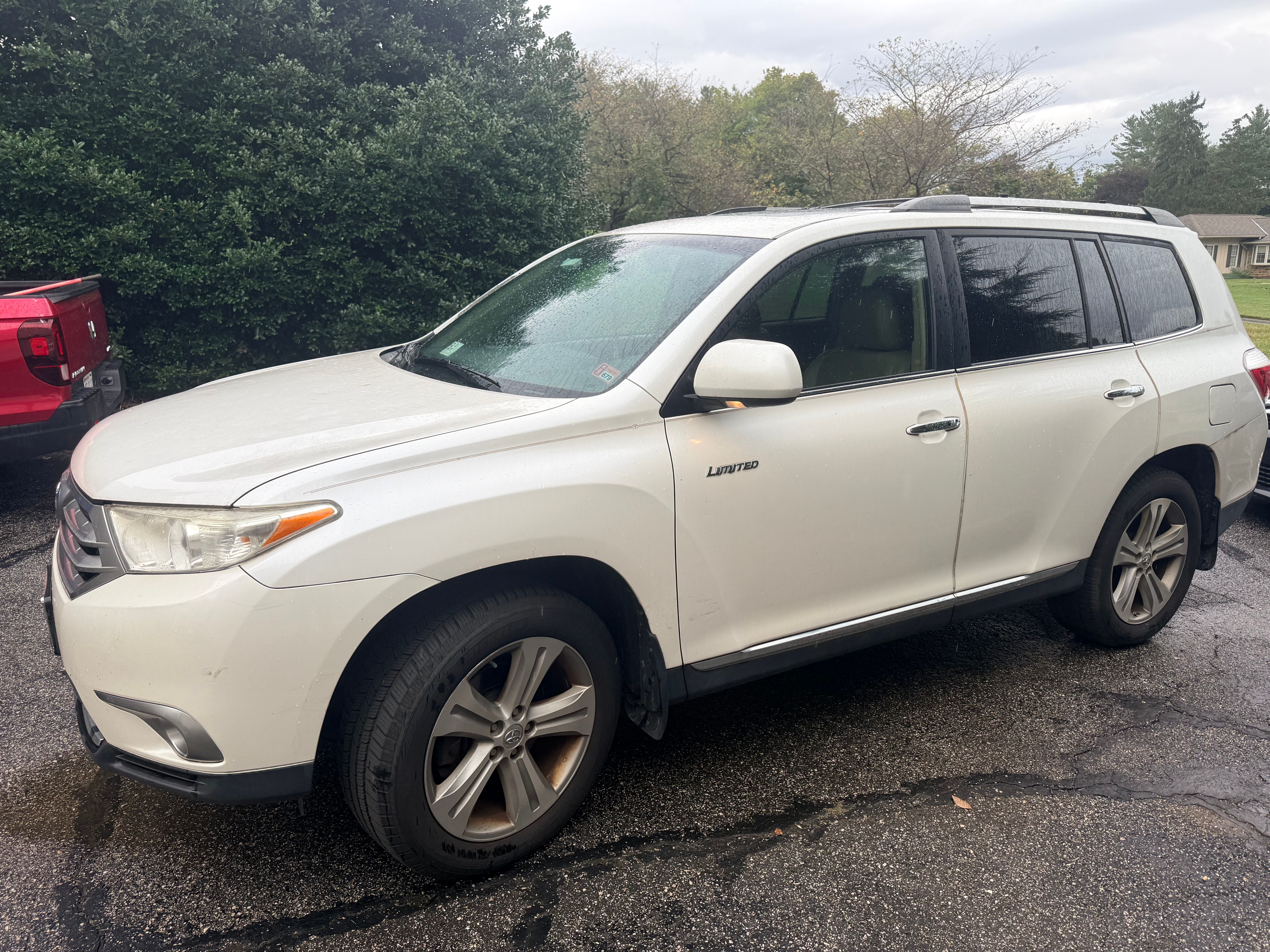 Used 2013 Toyota Highlander Limited AWD/4WD image 2