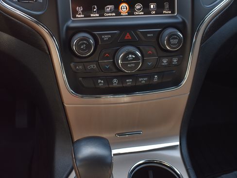 Used 2017 Jeep Grand Cherokee Laredo w/ Quick Order Package 23E image 19