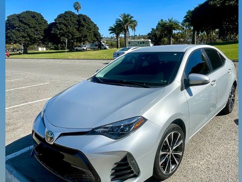 Used 2019 Toyota Corolla SE image 1