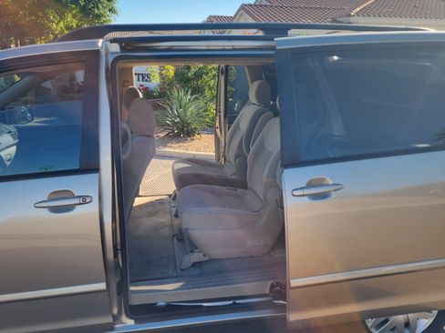 Used 2006 Toyota Sienna LE image 10