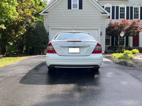 Used 2009 Mercedes-Benz E 350 Sedan image 5