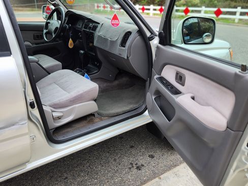 Used 2002 Toyota 4Runner SR5 image 8