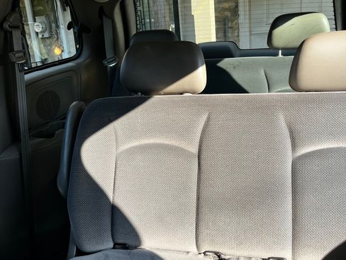 Used 2002 Dodge Caravan SE image 14