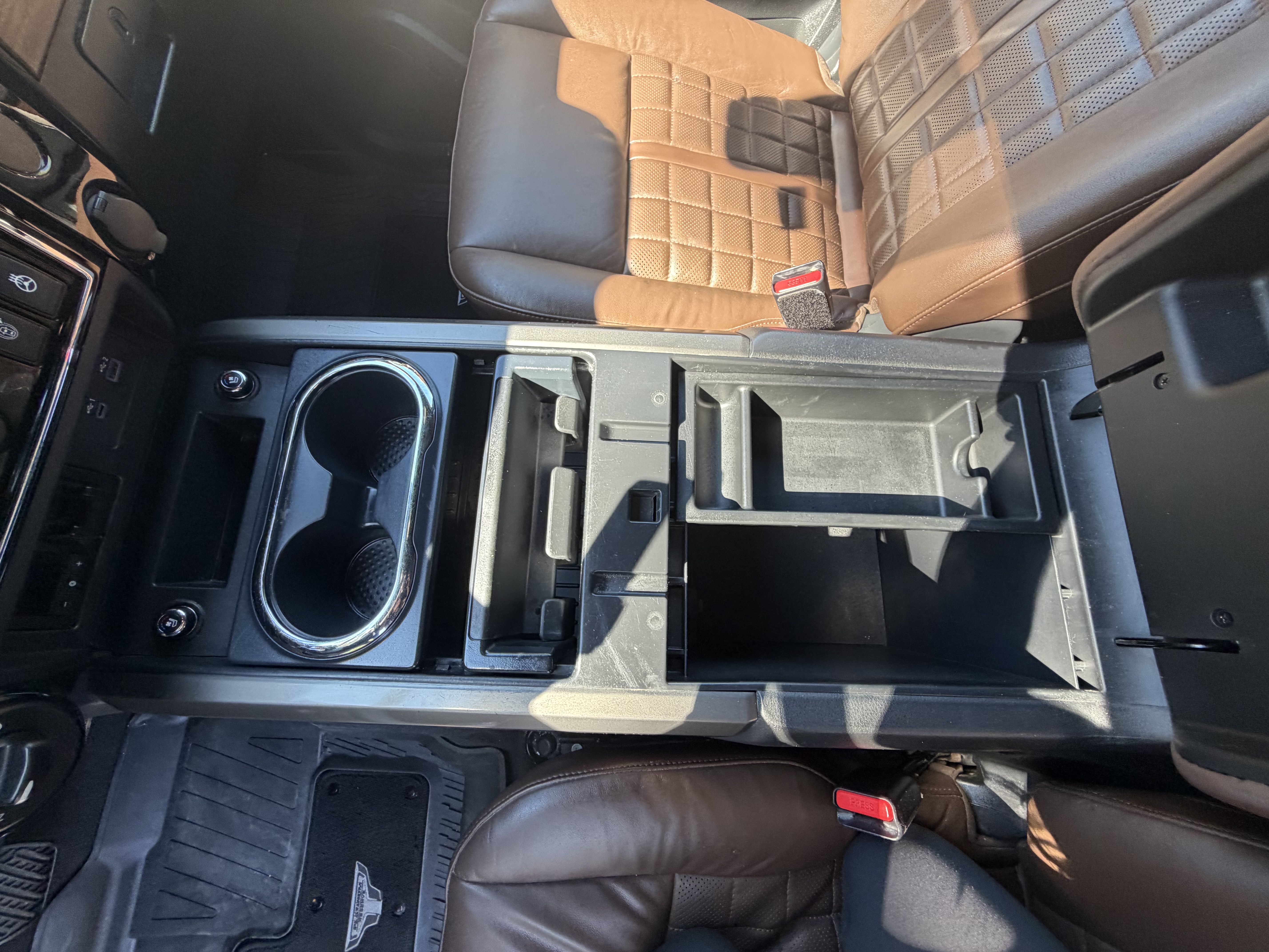 Used 2024 Nissan Titan Platinum Reserve w/ Moonroof Package AWD/4WD image 6