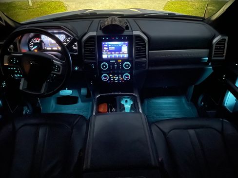 Used 2020 Ford F350 Platinum image 19