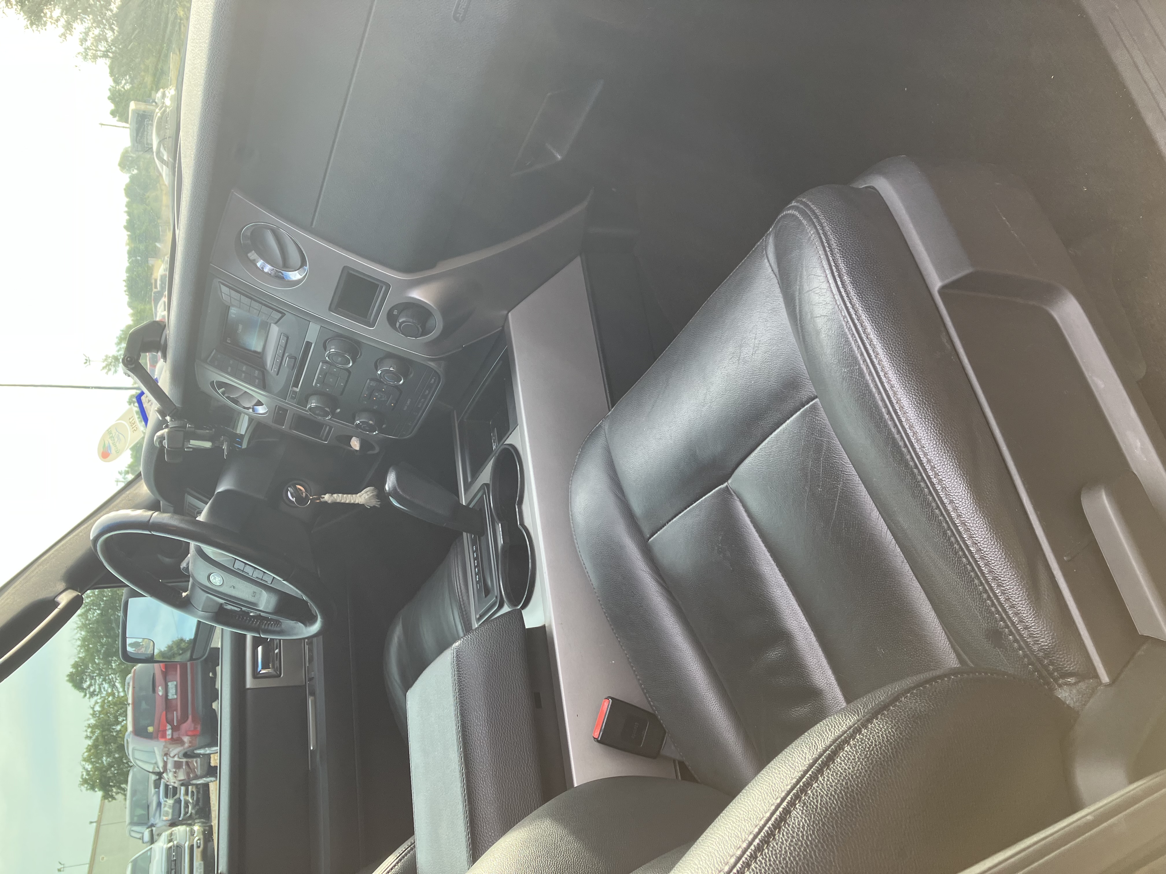 Used 2017 Ford Expedition XLT RWD image 10