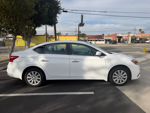 Used 2018 Nissan Sentra S image 4
