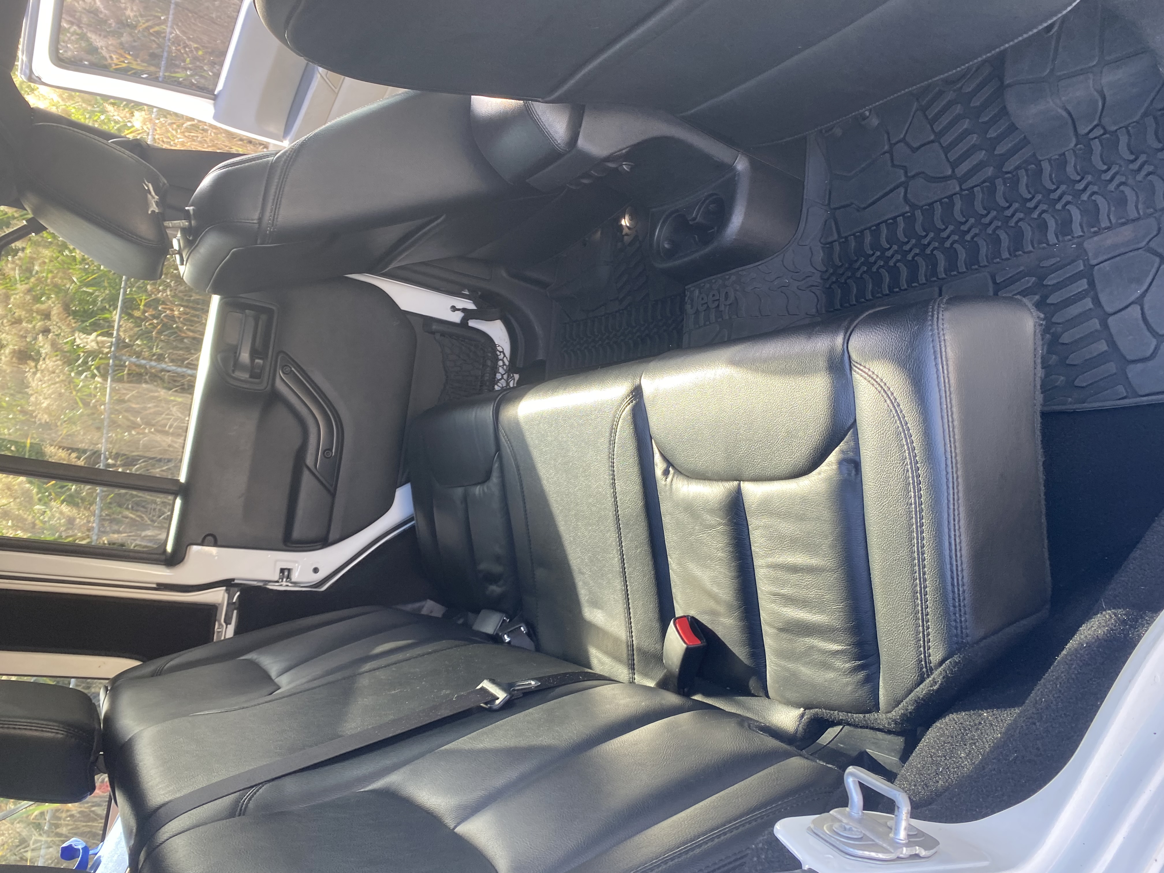 Used 2017 Jeep Wrangler Unlimited Sahara AWD/4WD image 16