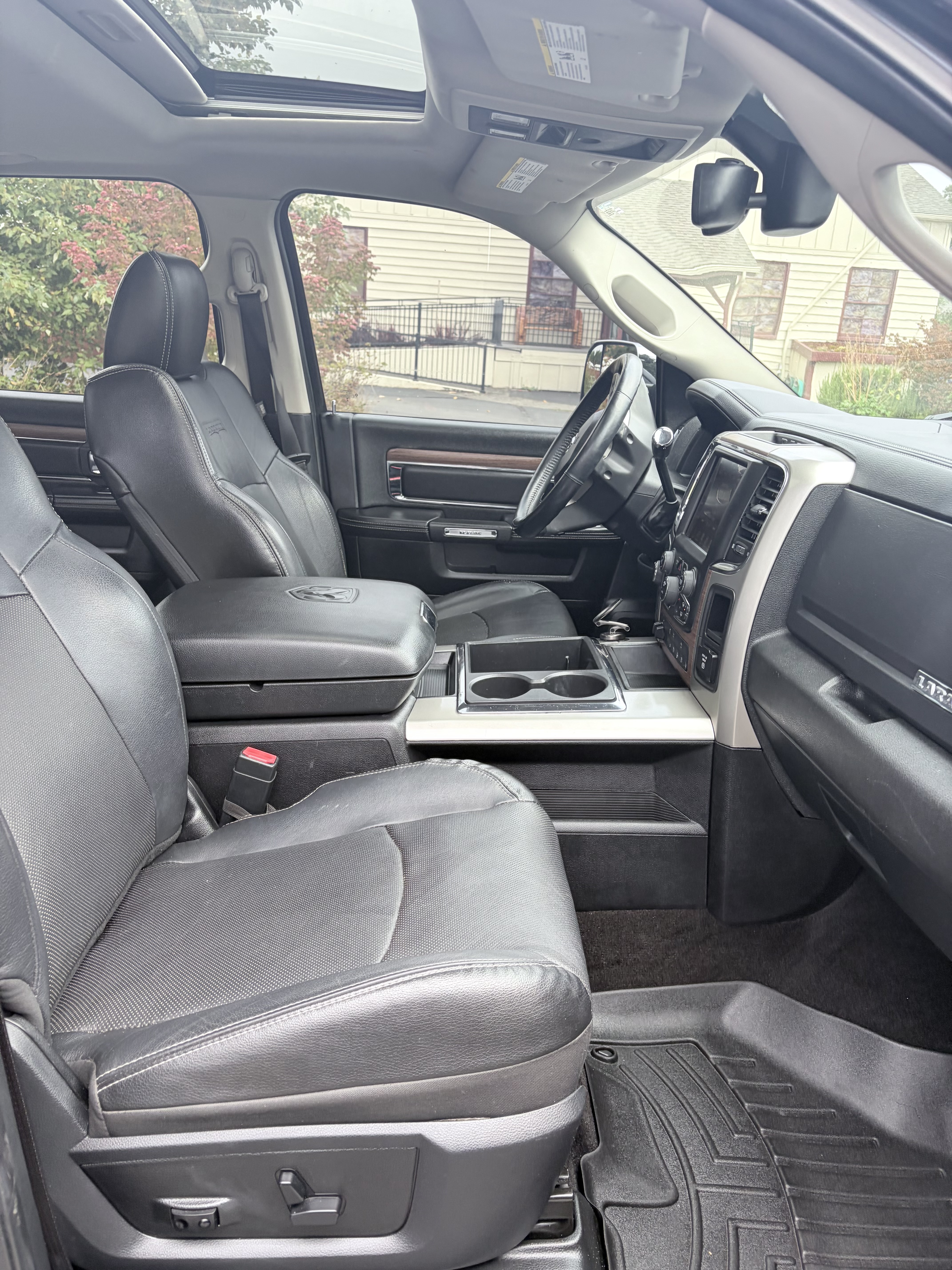 Used 2014 RAM 2500 Laramie w/ Convenience Group AWD/4WD image 15