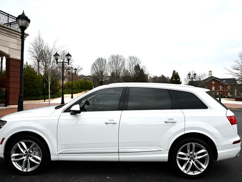 Used 2018 Audi Q7 3.0T Prestige w/ Prestige Package image 2
