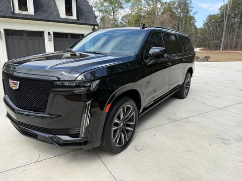 Used 2022 Cadillac Escalade ESV Sport Platinum AWD/4WD image 1