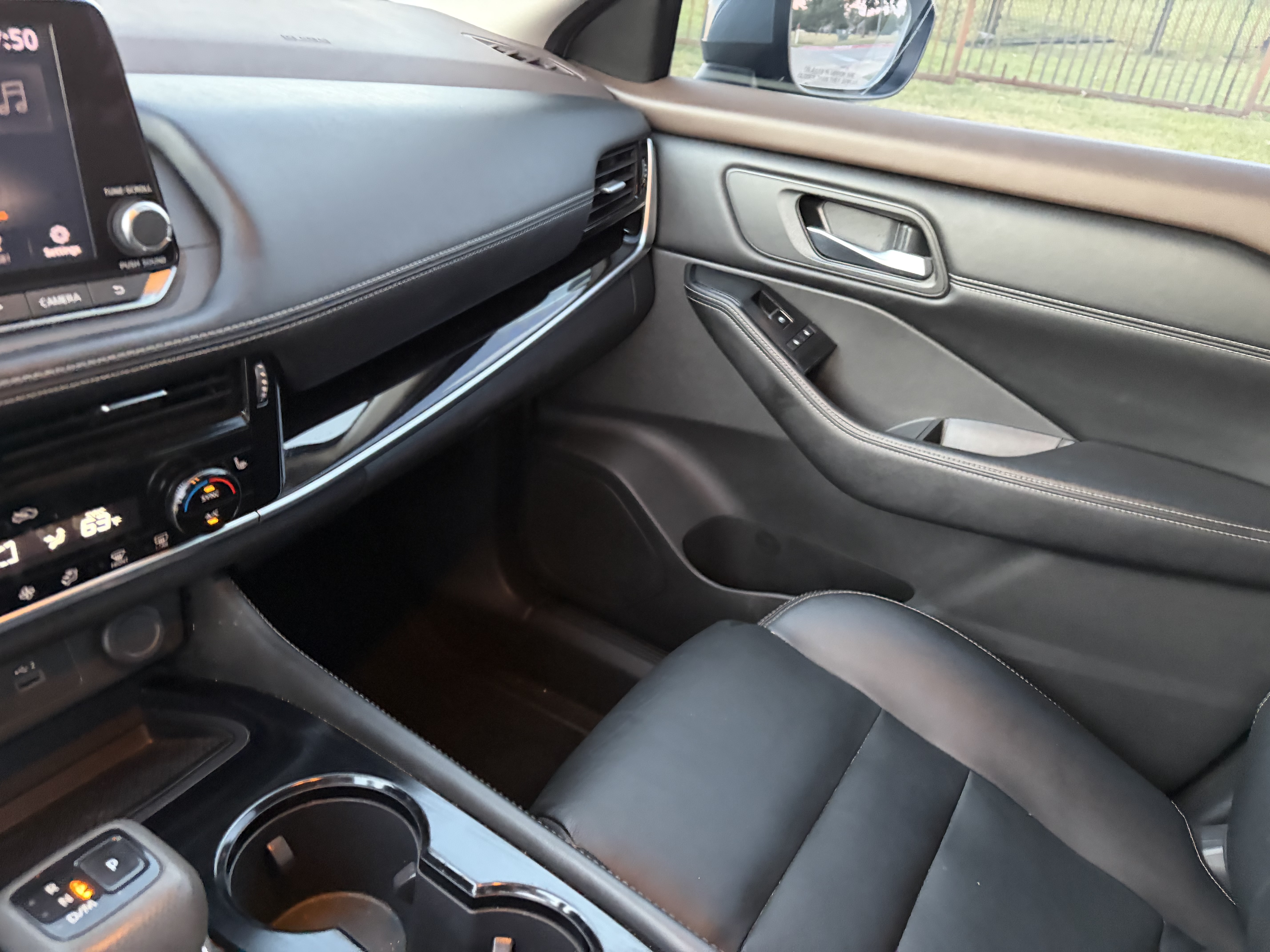 Used 2022 Nissan Rogue SL FWD image 10