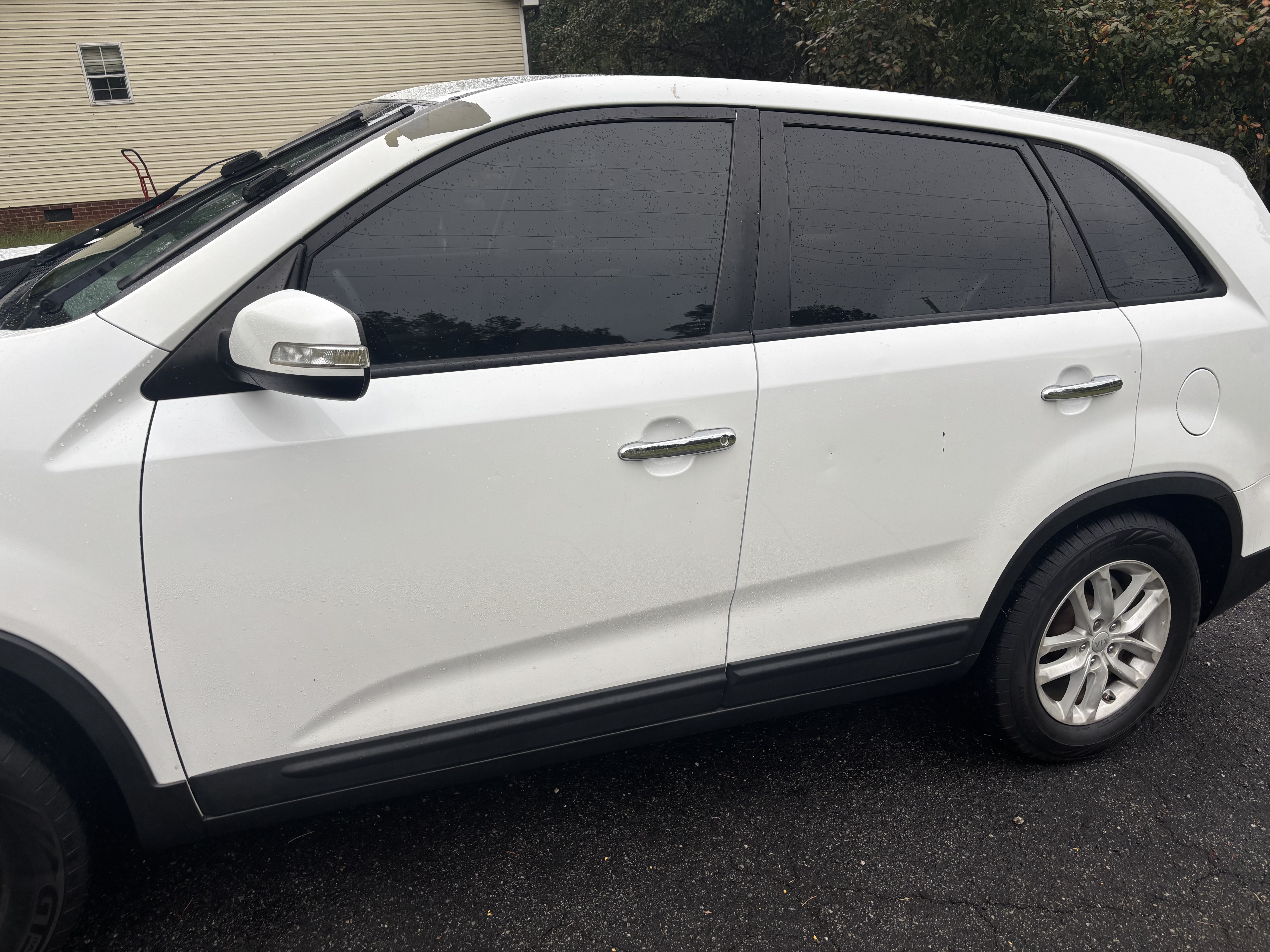 Used 2014 Kia Sorento LX FWD image 2