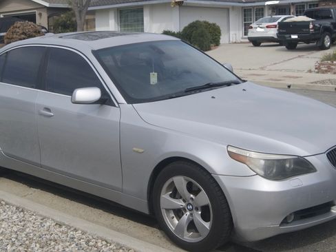 Used 2007 BMW 525xi Sedan AWD/4WD image 2