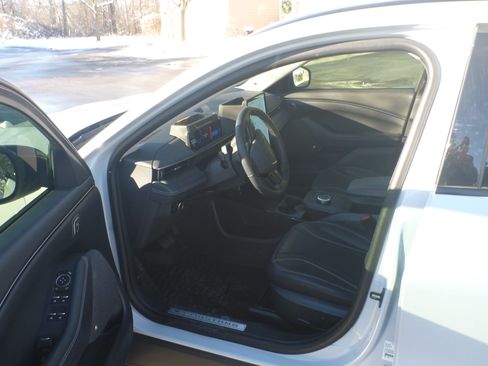 Used 2023 Ford Mustang Mach-E Premium image 12