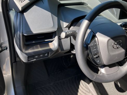 Used 2023 Toyota Prius Limited image 12