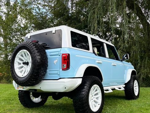 Used 2025 Ford Bronco Heritage Edition AWD/4WD image 6