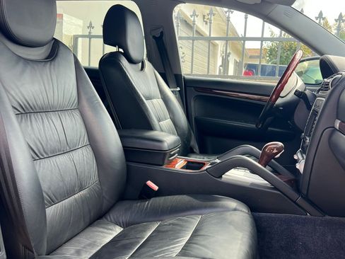 Used 2004 Porsche Cayenne S image 9