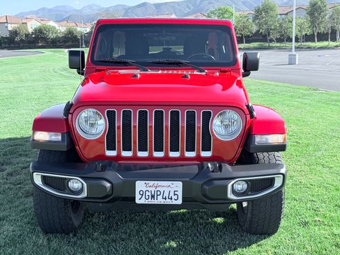 Used 2020 Jeep Wrangler Unlimited Sahara image 5