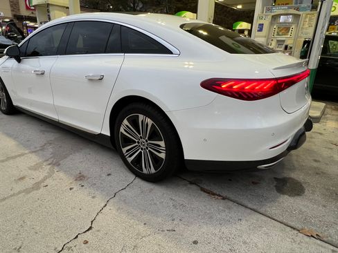 Used 2022 Mercedes-Benz EQS 450+ Sedan image 4