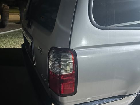 Used 2002 Toyota 4Runner SR5 image 9