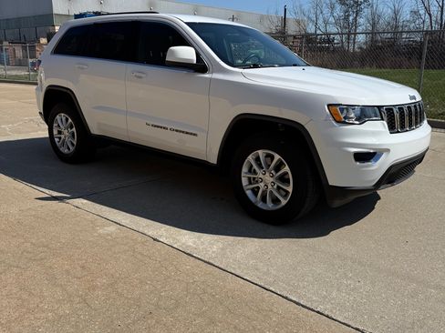 Used 2022 Jeep Grand Cherokee Laredo E w/ Security & Convenience Group image 4