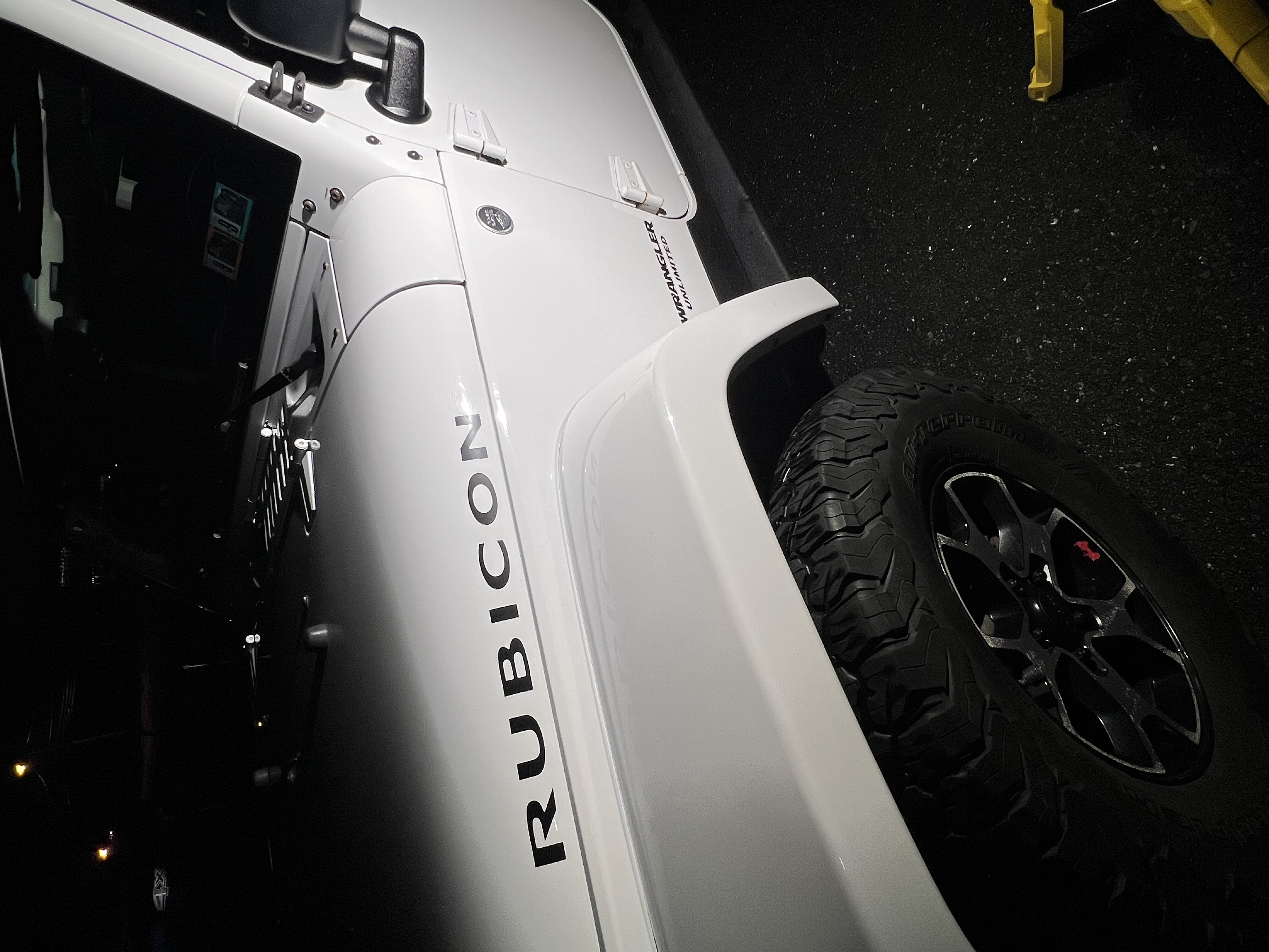Used 2014 Jeep Wrangler Unlimited Rubicon w/ Connectivity Group AWD/4WD image 11