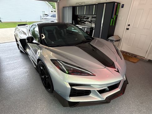 Used 2024 Chevrolet Corvette E-Ray image 17