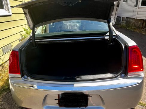 Used 2015 Chrysler 300 Limited RWD image 14