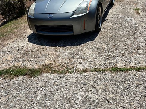 Used 2005 Nissan 350Z Touring w/ (N93) Cargo Convenience Pkg RWD image 4