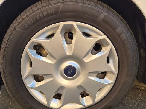 Used 2016 Ford Transit Connect XLT image 20