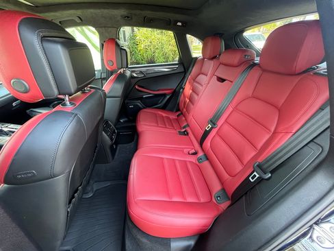 Used 2020 Porsche Macan Turbo AWD/4WD image 8