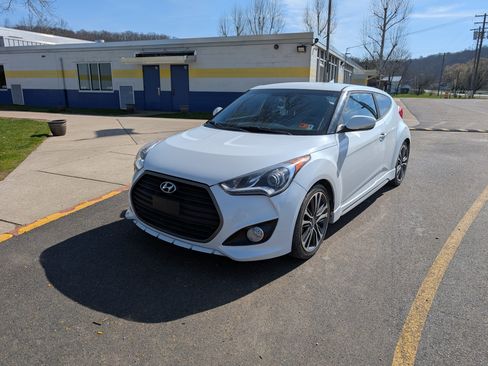 Used 2016 Hyundai Veloster Turbo image 2