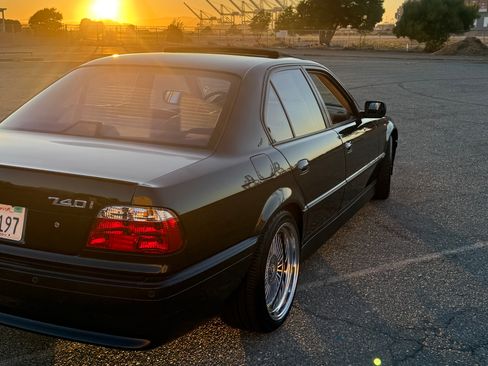 Used 2000 BMW 740i RWD image 14