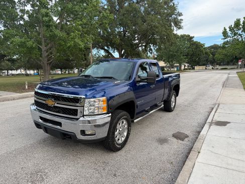 Used 2013 Chevrolet Silverado 2500 LT w/ Interior Plus Package AWD/4WD image 1