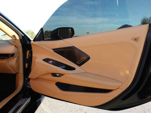 Used 2024 Chevrolet Corvette Stingray Premium Conv w/ Z51 Performance Package image 23