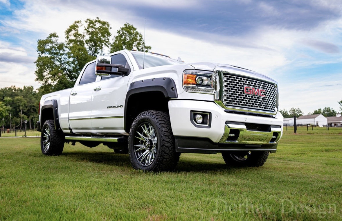 Used 2017 GMC Sierra 3500 Denali w/ Duramax Plus Package AWD/4WD image 4