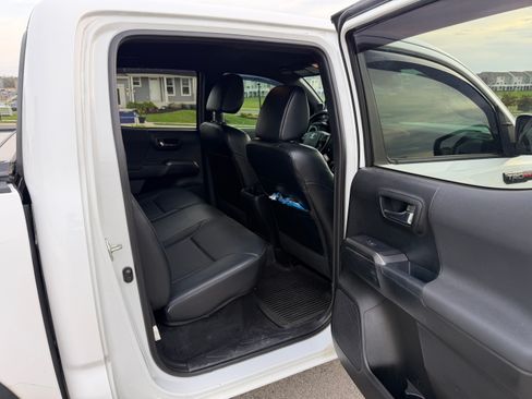 Used 2018 Toyota Tacoma TRD Pro image 16