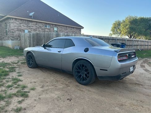 Used 2016 Dodge Challenger SXT Plus RWD image 9