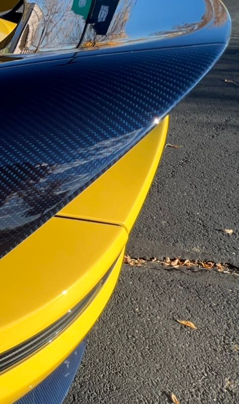 Used 2023 Aston Martin V12 Vantage RWD image 25