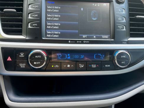 Used 2017 Toyota Highlander Plus image 5