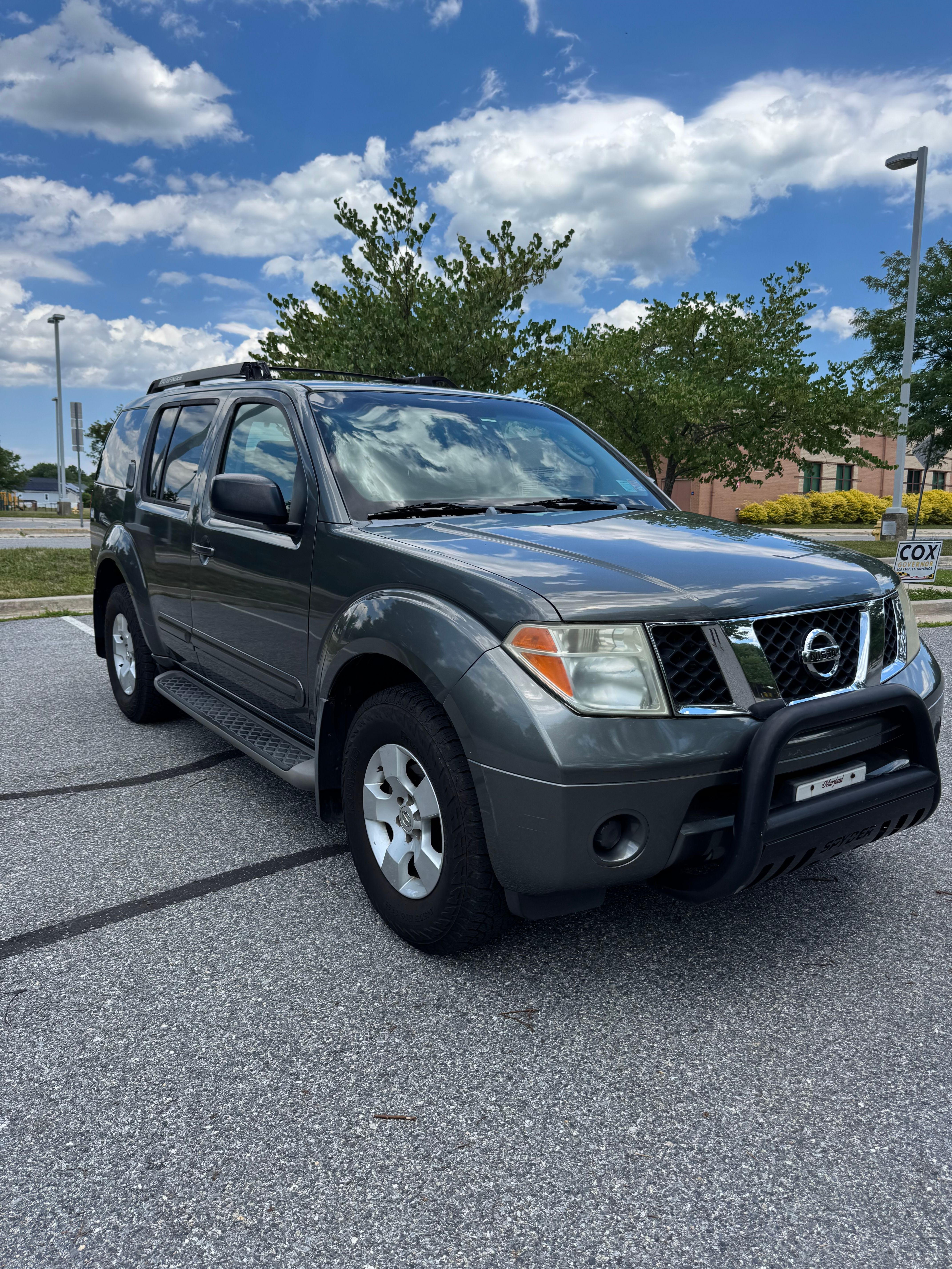 Used 2005 Nissan Pathfinder XE AWD/4WD image 5