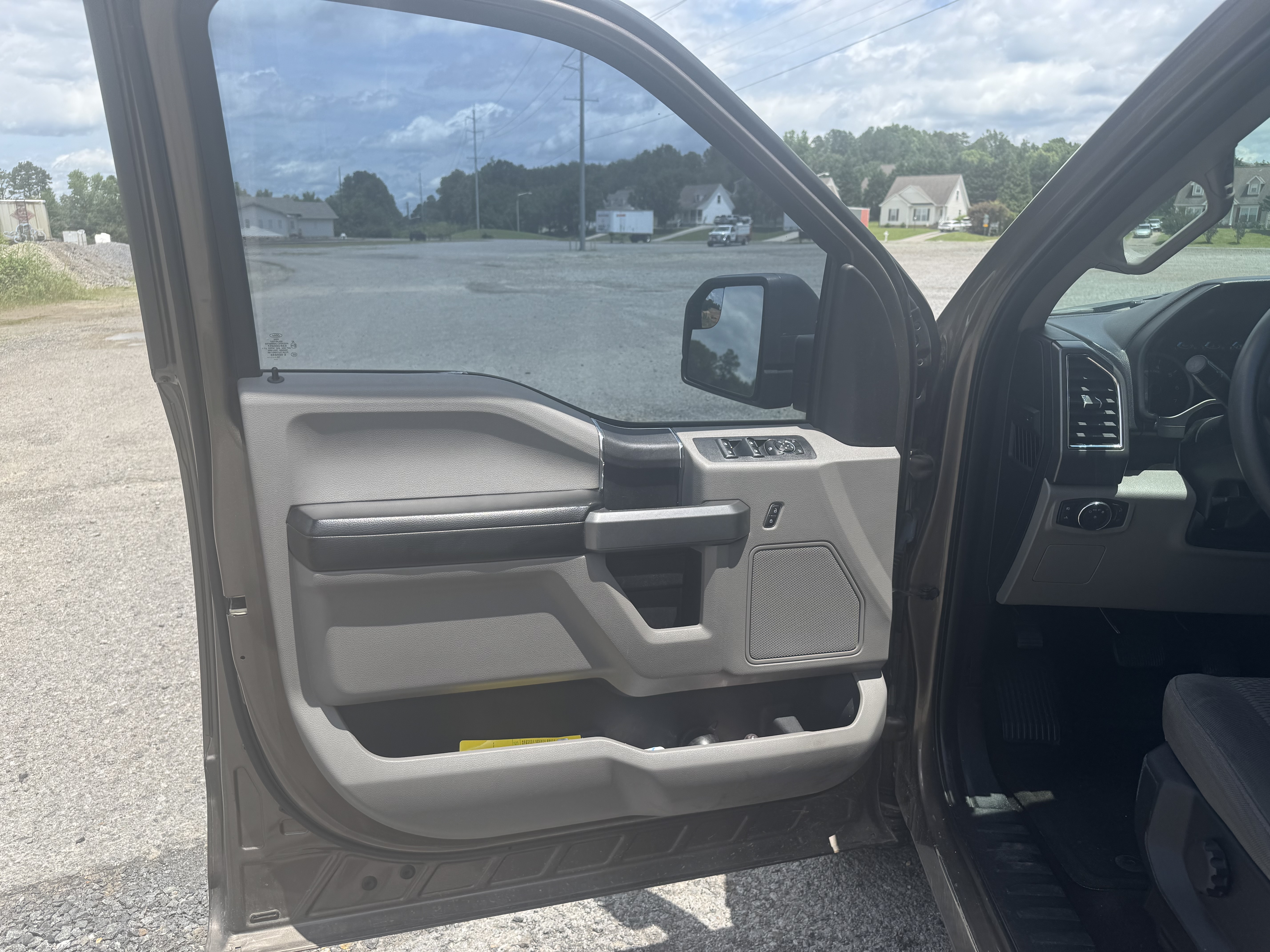 Used 2016 Ford F150 XLT AWD/4WD image 13