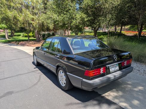 Used 1993 Mercedes-Benz 190 E 2.6 image 4