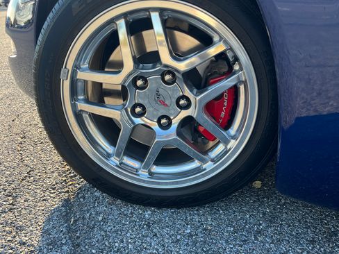 Used 2004 Chevrolet Corvette Z06 w/ Z06 Preferred Equipment Group RWD image 28