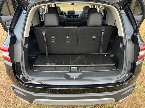 Used 2025 Honda Pilot Touring image 6