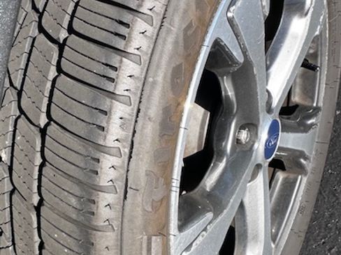 Used 2017 Ford Escape SE w/ Equipment Group 201A image 22