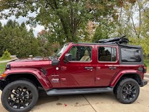 Used 2021 Jeep Wrangler Unlimited Sahara w/ Cold Weather Group image 13