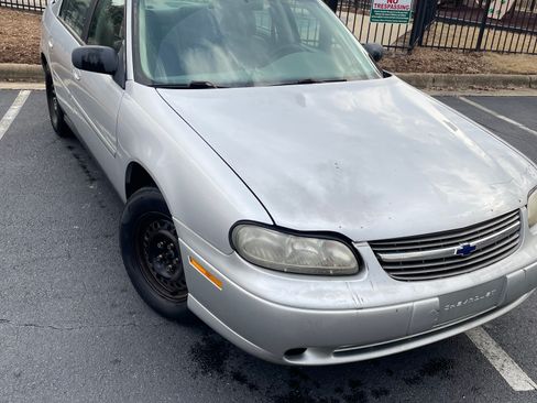 Used 2004 Chevrolet Malibu Classic image 1