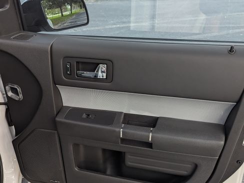Used 2013 Ford Flex Limited image 16